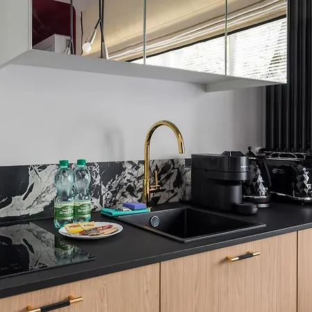 Nowolipki Deluxe Red * Varşova